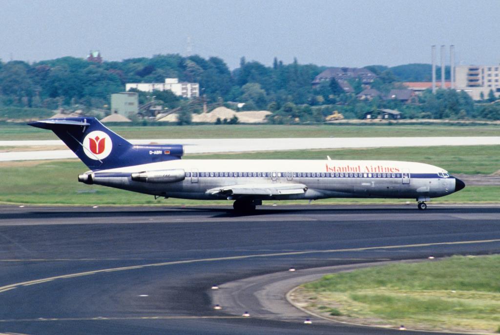 Photo of aircraft D-ABRI operated by Istanbul Airlines