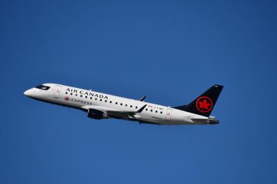 Photo of aircraft C-FJBO operated by Air Canada Express
