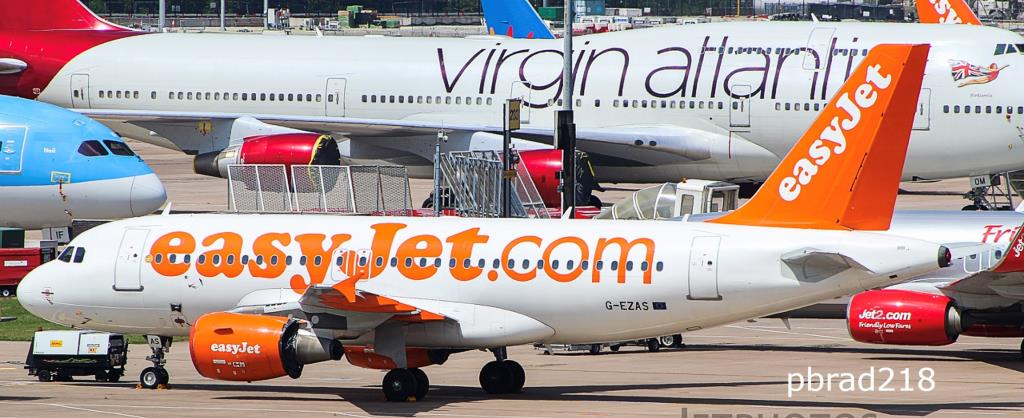 Photo of aircraft G-EZAS operated by easyJet