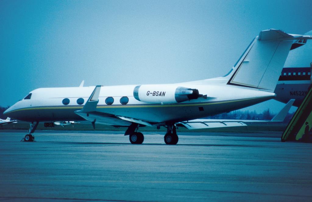 Photo of aircraft G-BSAN operated by Shell Aircraft Ltd