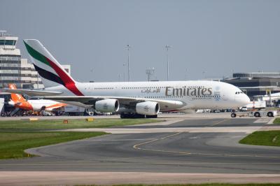 Photo of aircraft A6-EEW operated by Emirates