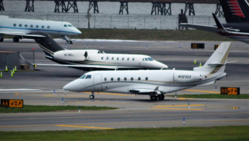 Photo of aircraft N121DX operated by SP Aviation LLC