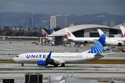 Photo of aircraft N37290 operated by United Airlines