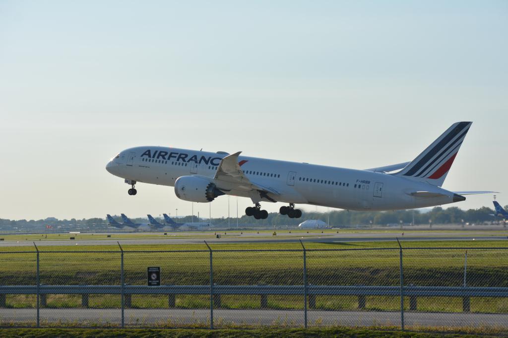 Photo of aircraft F-HRBB operated by Air France