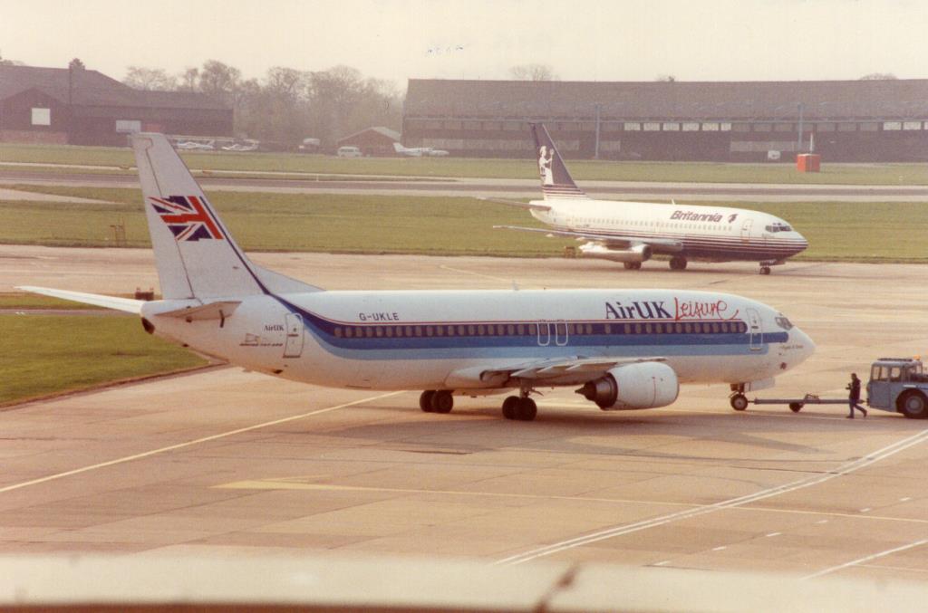 Photo of aircraft G-UKLE operated by Air UK Leisure