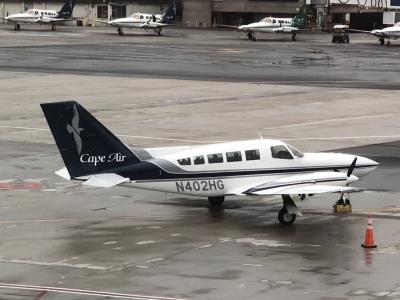 Photo of aircraft N402HG operated by Cape Air