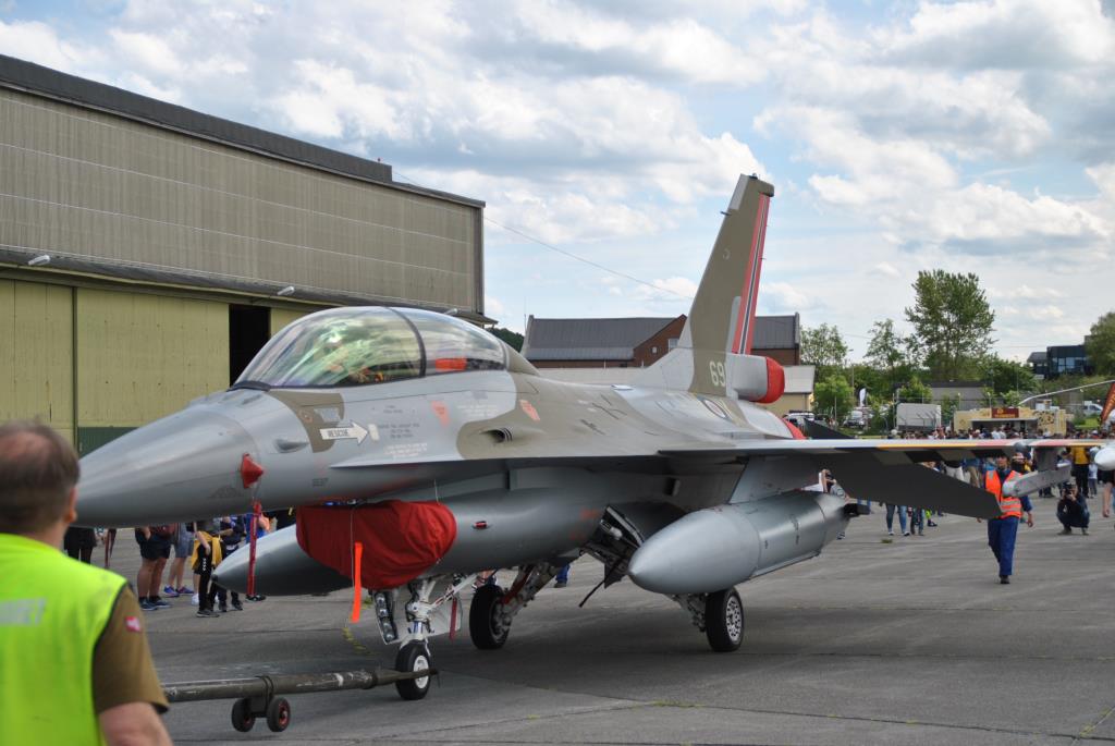 Photo of aircraft 691 operated by Royal Norwegian Air Force