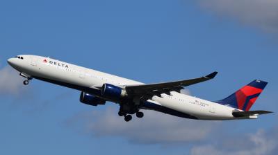 Image of aircraft registration N805NW - A A330-323 operated by Delta Air Lines