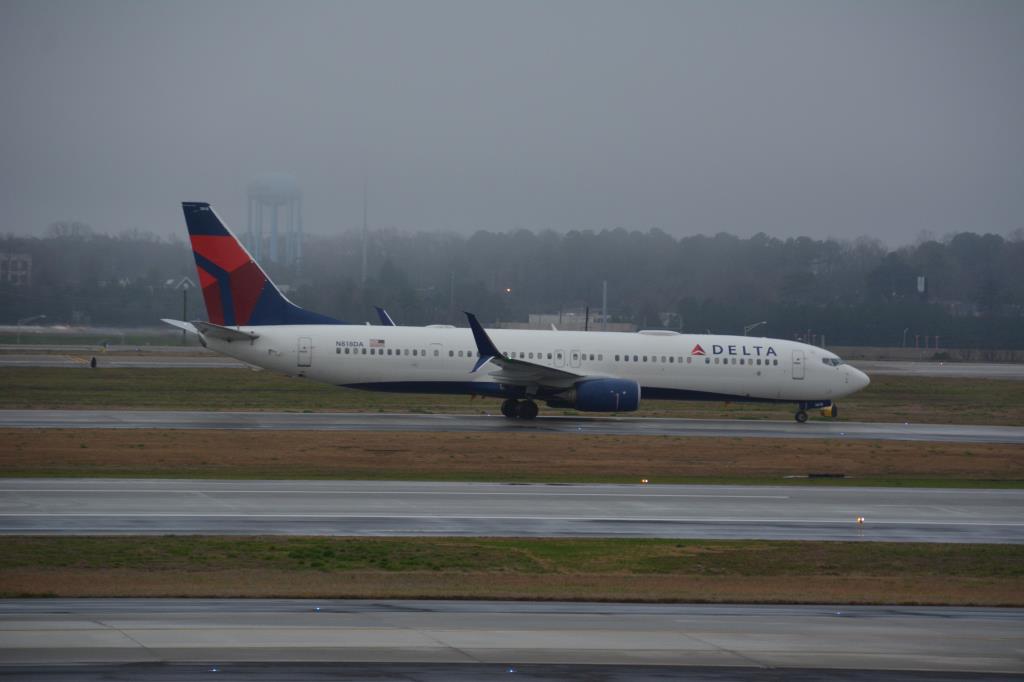 Photo of aircraft N818DA operated by Delta Air Lines