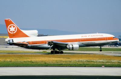 Photo of aircraft C-FTNI operated by Air Canada