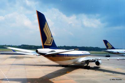 Photo of aircraft 9V-STF operated by Singapore Airlines