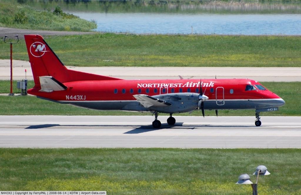 Photo of aircraft N443XJ operated by Mesaba Airlines