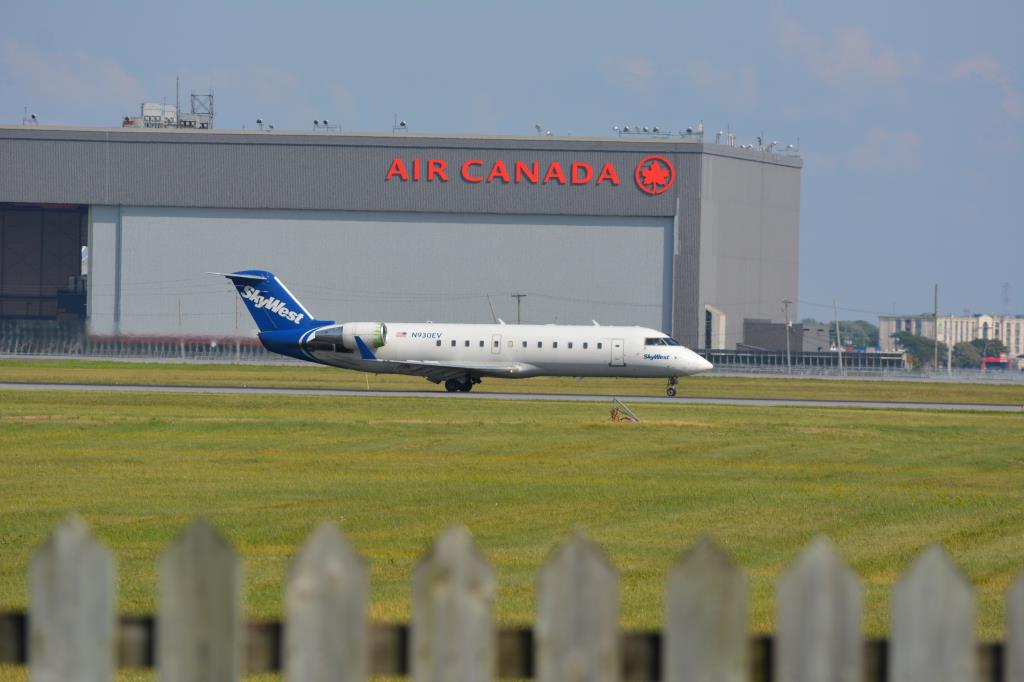 Photo of aircraft N930EV operated by SkyWest Airlines