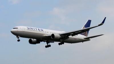 Photo of aircraft N660UA operated by United Airlines