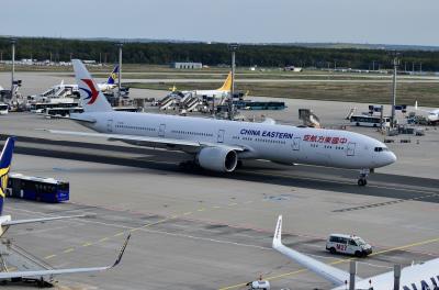 Photo of aircraft B-2001 operated by China Eastern Airlines