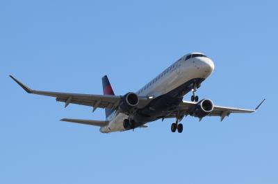 Photo of aircraft N288SY operated by Delta Connection