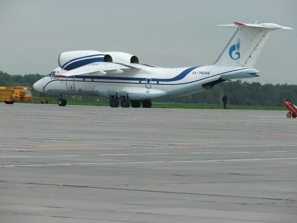 Photo of aircraft RA-74044 operated by Gazpromavia