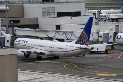 Photo of aircraft N27515 operated by United Airlines