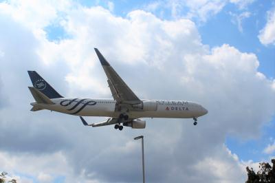 Image of aircraft registration N175DZ - A 767-332(ER)(WL) operated by Delta Air Lines