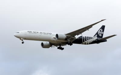 Photo of aircraft ZK-OKM operated by Air New Zealand