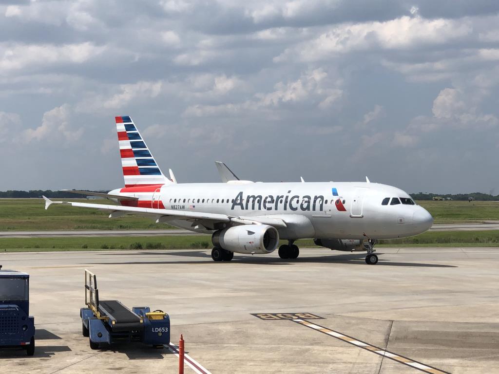Photo of aircraft N827AW operated by American Airlines