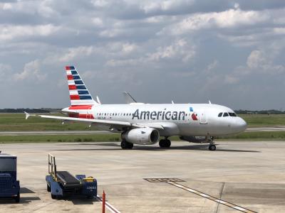 Photo of aircraft N827AW operated by American Airlines