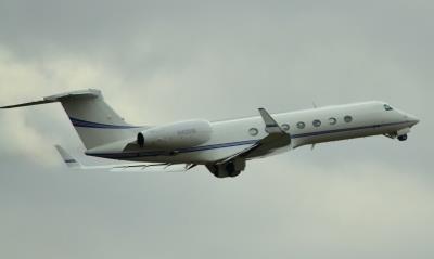 Photo of aircraft N401HB operated by Chevron USA Inc