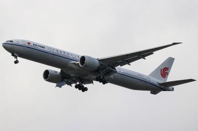 Photo of aircraft B-2033 operated by Air China