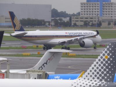 Photo of aircraft 9V-SMN operated by Singapore Airlines