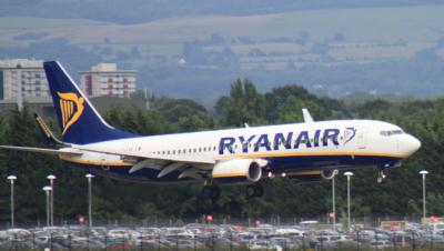 Photo of aircraft EI-EVA operated by Ryanair