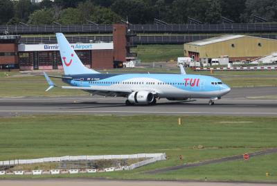 Photo of aircraft G-TAWK operated by TUI Airways