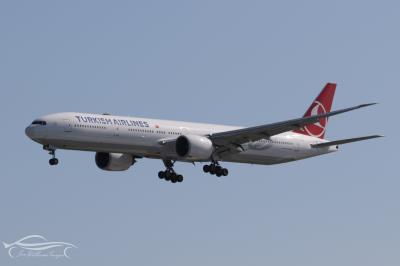 Image of aircraft registration TC-LKC - A 777-3U8(ER) operated by Turkish Airlines