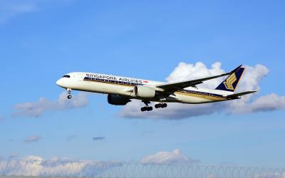 Photo of aircraft 9V-SHM operated by Singapore Airlines