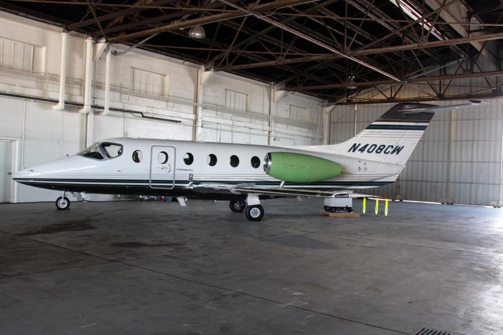 Photo of aircraft N408CW operated by Flight Options LLC