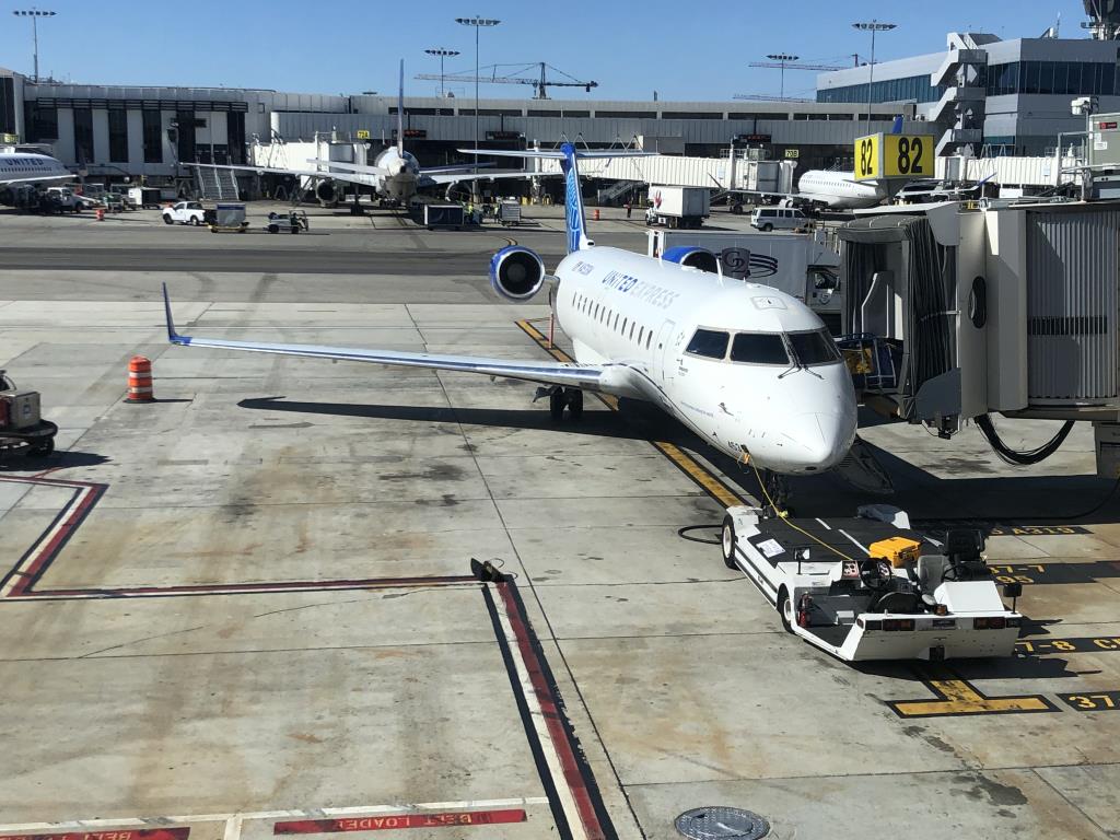 Photo of aircraft N453SW operated by United Express