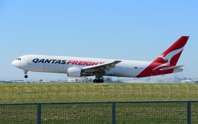 Photo of aircraft VH-EFR operated by Qantas Freight