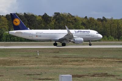 Photo of aircraft D-AIZS operated by Lufthansa