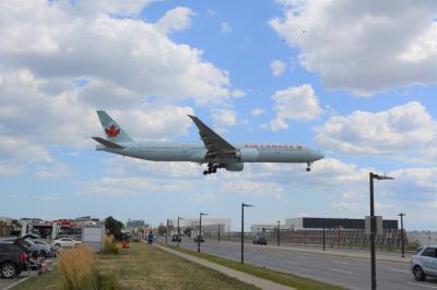 Photo of aircraft C-FNNU operated by Air Canada