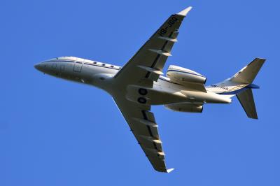 Image of aircraft registration HB-JGQ - A Challenger 300 operated by Execujet Europe AG