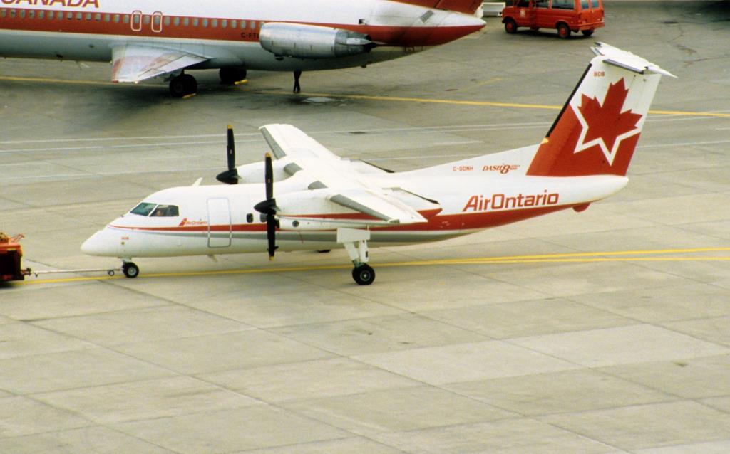 Photo of aircraft C-GONH operated by Air Ontario