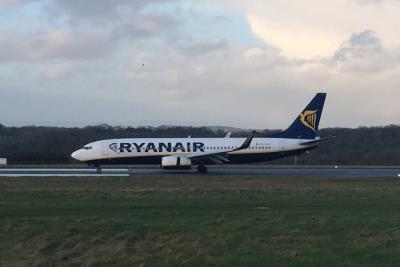 Photo of aircraft EI-EST operated by Ryanair