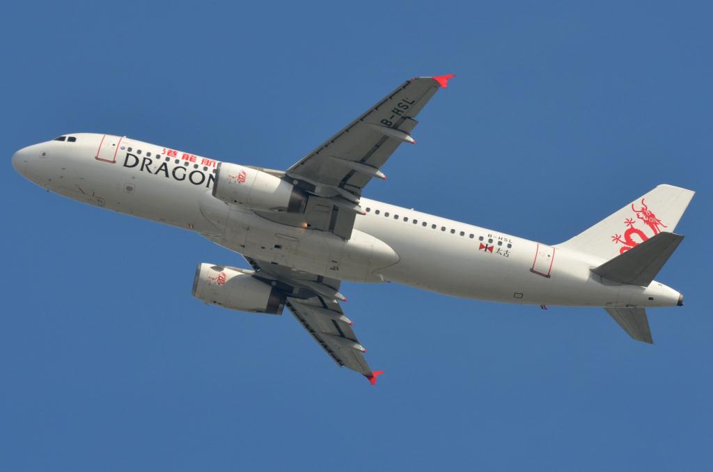 Photo of aircraft B-HSL operated by Dragonair