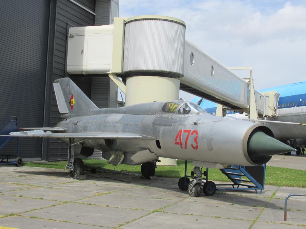 Photo of aircraft 473 operated by East German Air Force