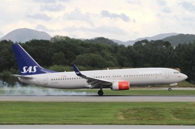 Image of aircraft registration LN-RGF - A 737-86N(WL) operated by SAS Scandinavian Airlines