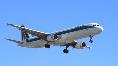 Image of aircraft registration I-BIXQ - A A321-112 operated by Alitalia