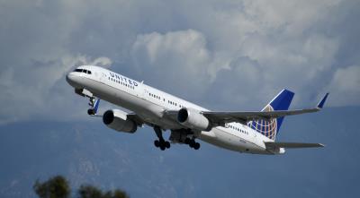 Photo of aircraft N13110 operated by United Airlines