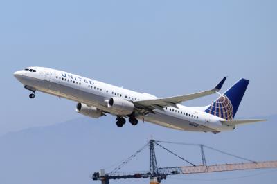 Photo of aircraft N68453 operated by United Airlines