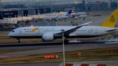 Image of aircraft registration V8-DLA - A 787-8 Dreamliner operated by Royal Brunei Airlines