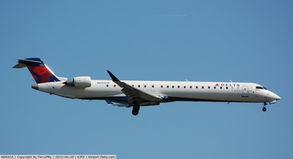 Photo of aircraft N692CA operated by Comair