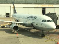 Image of aircraft registration D-AIZM - A A320-214 operated by Lufthansa